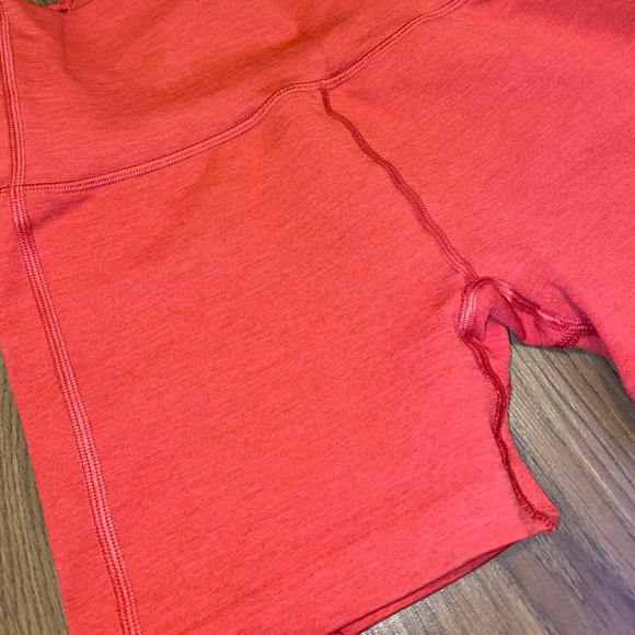 Alphalete Revival Seamless Shorts (S) - Picture 4 of 4